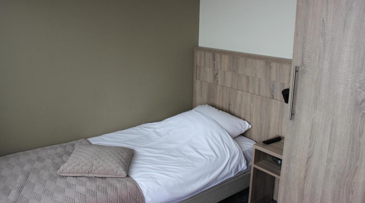 Hotel "De Klok" Buren  Kültér fotó
