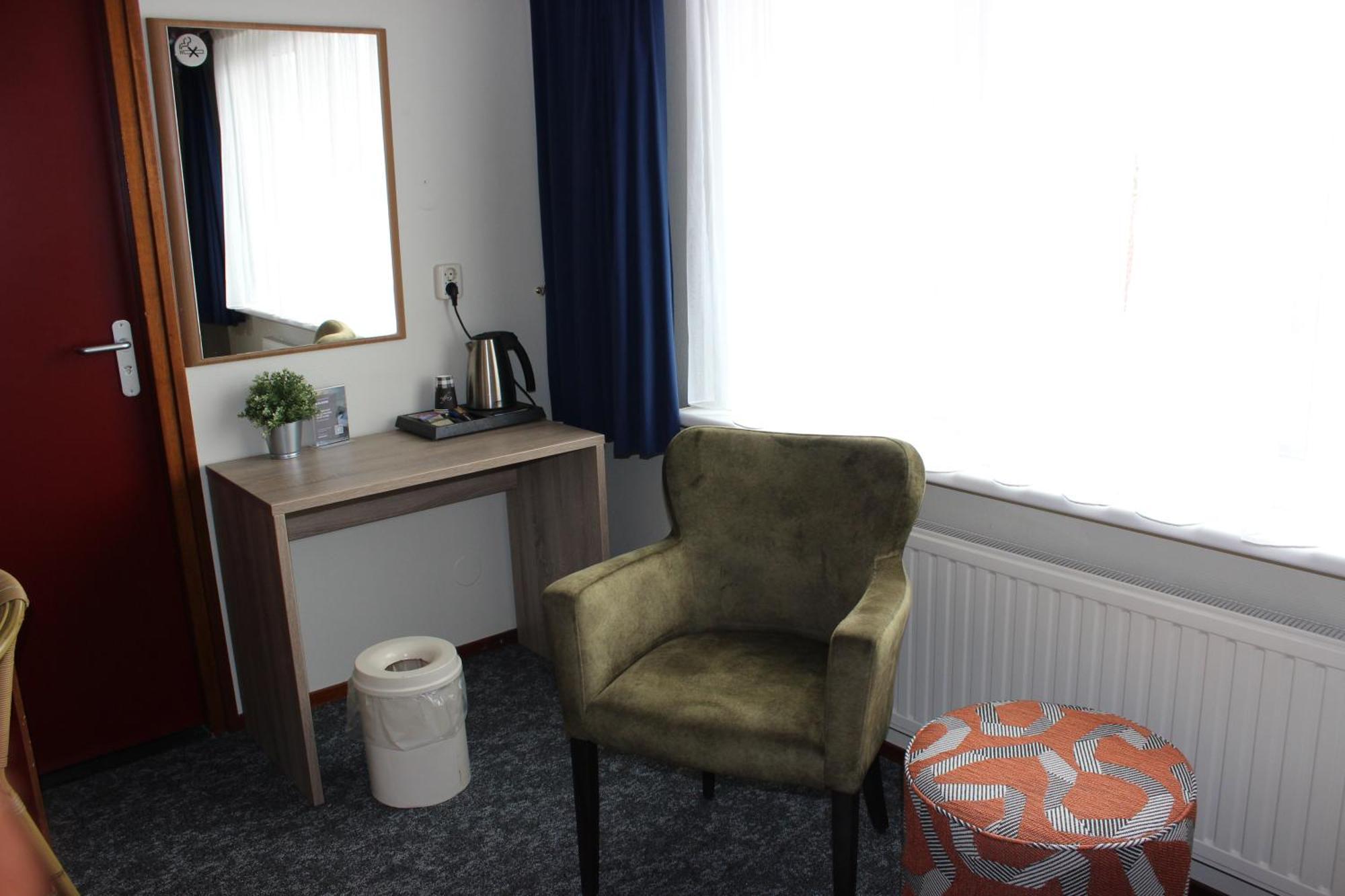 Hotel "De Klok" Buren  Kültér fotó
